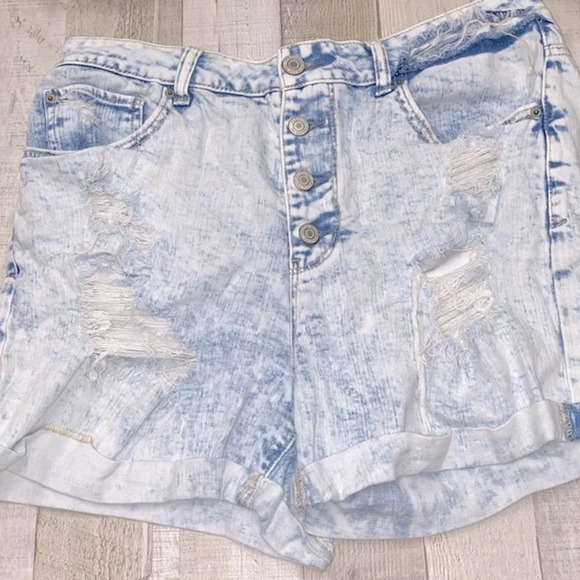 Time and Tru distressed denim shorts high rise size 12 - Picture 3 of 8